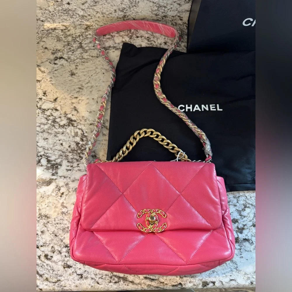 Chanel 19 Small Like New Condition Hot Pink
